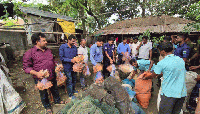 সিংড়ায় ২০ লাখ টাকার চায়না জাল জব্দঃ  দুই ব্যক্তিকে জরিমানা, একজনের কারাদণ্ড