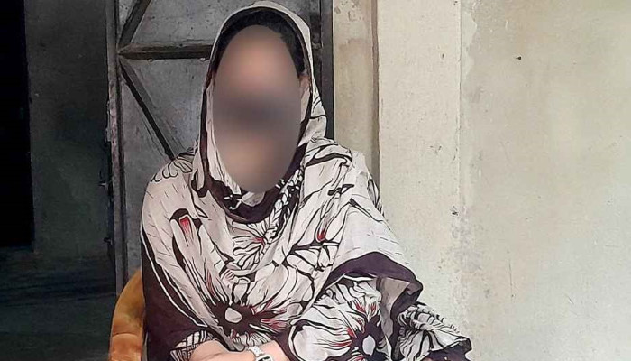প্রেমিকের বাড়িতে ১৮ দিন ধরে তরুণীর অবস্থান