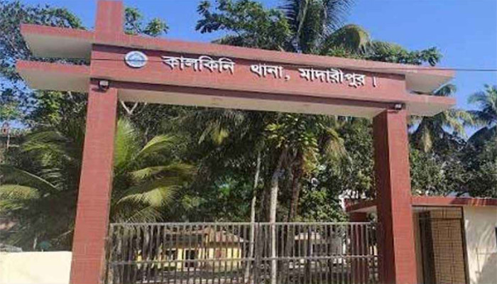 মাদারীপুরে ফাঁকা বাসায় পুত্রবধূকে ধর্ষণচেষ্টা শ্বশুরের