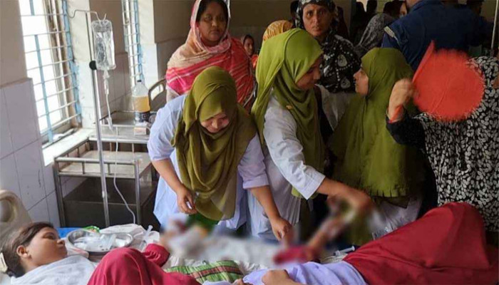 টাঙ্গাইলে বিদ্যালয়ের টিউবওয়েলের পানি পান করে ৩১ শিক্ষার্থী হাসপাতালে 
