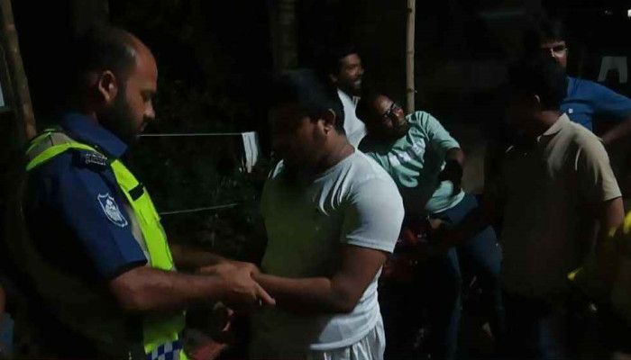 হাত-পা টিপতে বলে শিশুকে বলৎকার মাদরাসার পরিচালকের
