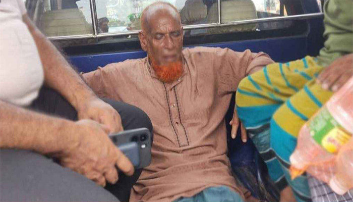 মাদরাসাছাত্রীকে নাতনি ডেকে ঘরে নিয়ে যান বৃদ্ধ, অতঃপর...