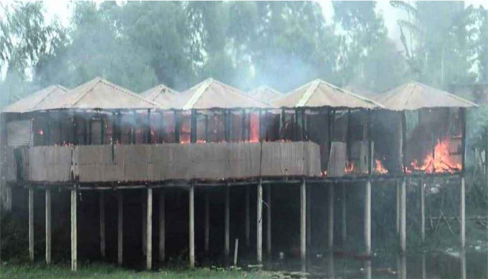গাইবান্ধায় ফাস্টফুডের দোকানে ডেকে শিশুকে ধর্ষণচেষ্টা ম্যানেজারের