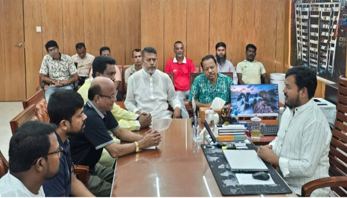 সাহেববাজার স্বর্ণপট্টিতে সিসি ক্যামেরা স্থাপনের উদ্যোগ, রাসিক প্রশাসককে বাজুসের কৃতজ্ঞতা