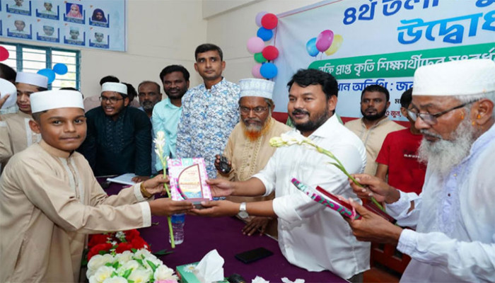 বুধপাড়া আলিম মাদ্রাসার নতুন ৪র্থ তলা ভবনের উদ্বোধন, কৃতি শিক্ষার্থীদের সংবর্ধনা ও বৃক্ষরোপণ