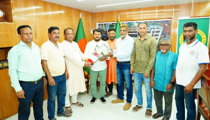 রাসিক প্রশাসকের সঙ্গে ফটোজার্নালিস্ট এসোসিয়েশনের নবনির্বাচিত নেতৃবৃন্দের সৌজন্য সাক্ষাৎ