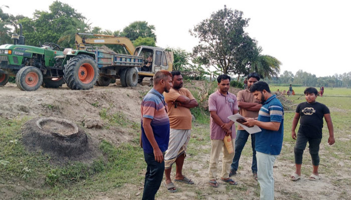মান্দায় অবৈধভাবে মাটি কাটার দায়ে ৫০ হাজার টাকা জরিমানা