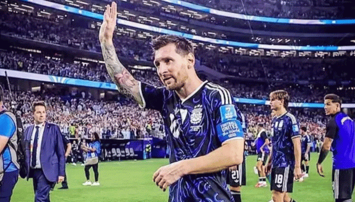রেকর্ড ভেঙে রেকর্ড গড়ছেন মেসি