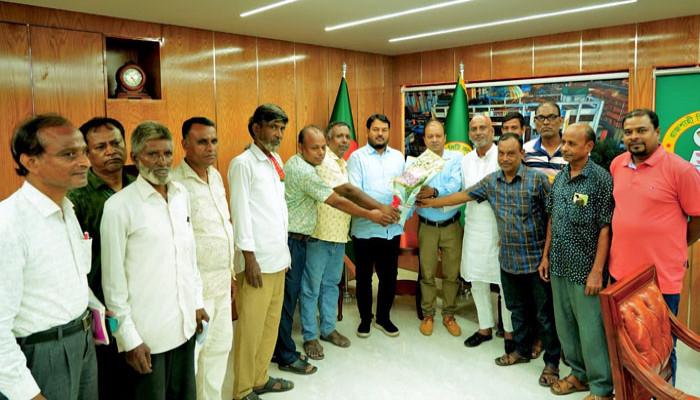 রাসিক প্রশাসকের সঙ্গে জিপিও কর্মচারী ইউনিয়নের নবগঠিত কমিটির নেতৃবৃন্দের সৌজন্য সাক্ষাৎ