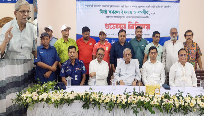 ​রাজনীতিবিদদের ভুল-ত্রুটি তুলে ধরে সঠিক পথ দেখানোই সাংবাদিকদের অন্যতম দায়িত্ব, মির্জা ফখরুল