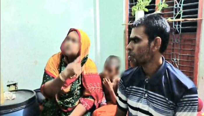 পরকীয়ার জেরে গৃহবধূর চুল কেটে দিলেন স্বামী