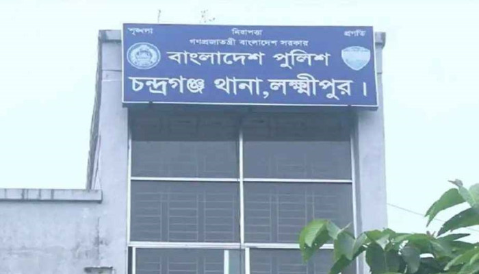 লক্ষ্মীপুরে সালিশে দাদাকে গুলি করলেন নাতি