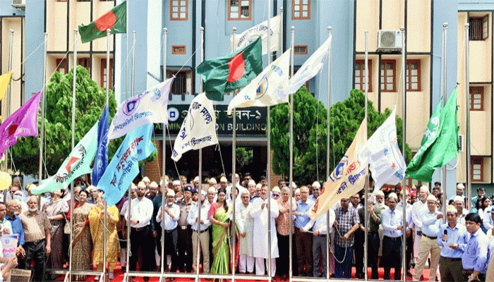 রাবি’র ৭৩তম প্রতিষ্ঠাবার্ষিকী উদযাপন: মেধাবী শিক্ষার্থীদের ১০ লক্ষ টাকার ‘এফ রহমান গোল্ড মেডেল’ দেওয়ার ঘোষণা ভূমিমন্ত্রীর