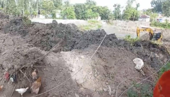 রাণীনগরে ভেকু মেশিনে বিদ্যুতের ছেঁড়া তারে শিশু নিহত ৯জনের নামে মামলা