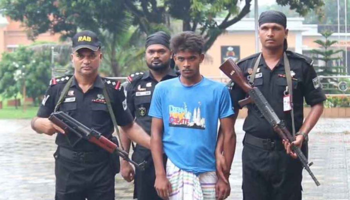 ৭ বছরের শিশুকে ধর্ষণের অভিযোগে র‌্যাবের হাতে গ্রেপ্তার দেব চন্দ্র