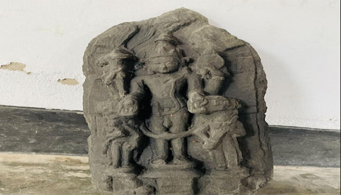 রাণীনগরে কষ্টিপাথরের মূর্তি উদ্ধার