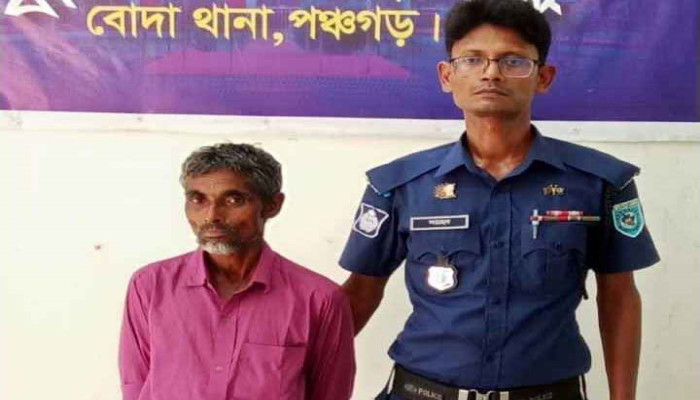 বিস্কুটের লোভ দেখিয়ে পাঁচ ও ছয় বছর দুই শিশুকে ঘরে নিয়ে একাধিকবার ধর্ষণের অভিযোগে