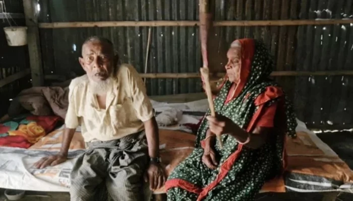 সিরাজগঞ্জে ১০ সন্তানের বাবা-মা, তবু জোটে না দুবেলা খাবার; ভাঙা ঘরে মৃত্যুর প্রহর গুনছেন দম্পতি
