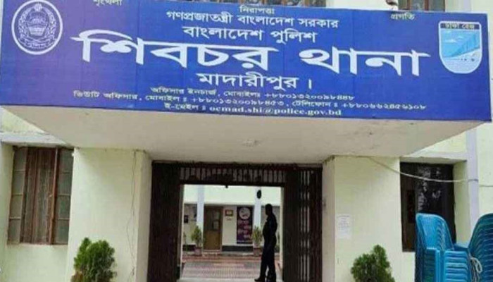 ক্লাস শেষে ছাত্রকে নিজ কক্ষে নিয়ে যেতেন মাদরাসার শিক্ষক