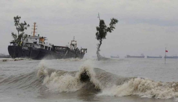 গভীর নিম্নচাপে উত্তাল বঙ্গোপসাগর, সব সমুদ্রবন্দরে সতর্কতা জারি