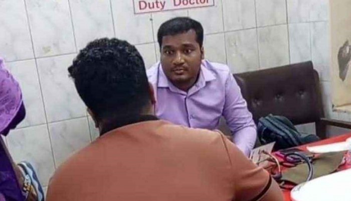 ঝালকাঠির চিকিৎসককে ‘ভাই’ ডাকায় চিকিৎসা পেল না কোলের শিশু
