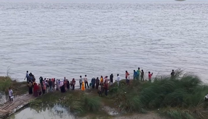 রাজশাহীর পদ্মা নদীতে নৌকাডুবি: বাবা-ছেলের মৃত্যুতে রাসিক প্রশাসকের শোক প্রকাশ