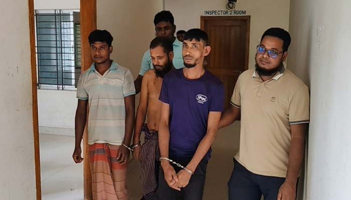 শরীয়তপুরের নড়িয়ায় স্বামীকে বেঁধে রেখে গৃহবধূকে সংঘবদ্ধ ধর্ষণের অভিযোগ, আটক ৩