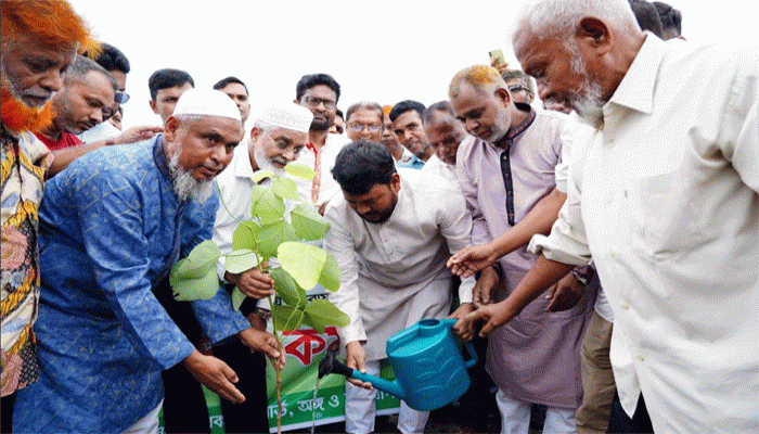 প্রধানমন্ত্রী ঘোষিত ৫ বছরে ২৫ কোটি বৃক্ষরোপণ কর্মসূচি বাস্তবায়নে বোয়ালিয়া থানা (পূর্ব) বিএনপির উদ্যোগে বৃক্ষরোপণ কর্মসূচির উদ্বোধন