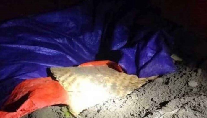 ‘জিনের নির্দেশে’ কবর থেকে তোলা হলো নারীর মরদেহ, এরপর যা ঘটল