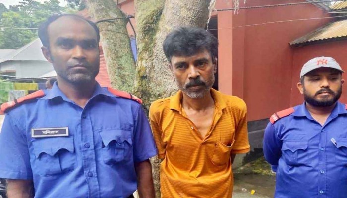 সৎ মেয়েকে একাধিকবার ধর্ষণ, বাবা আটক