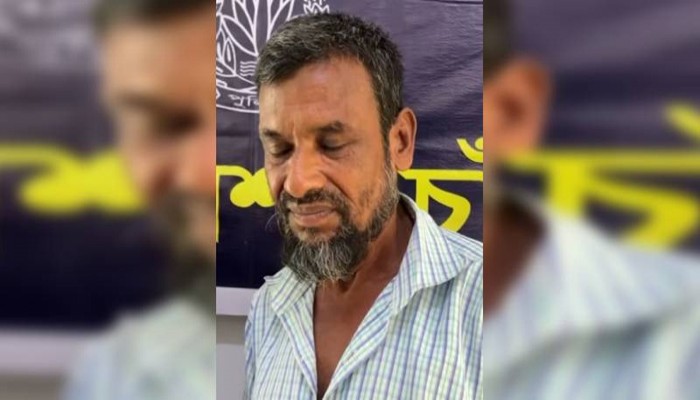 চাঁদপুরের হাজীগঞ্জে ছয় বছরের শিশুকে ধর্ষণের অভিযোগে কেয়ারটেকার গ্রেপ্তার