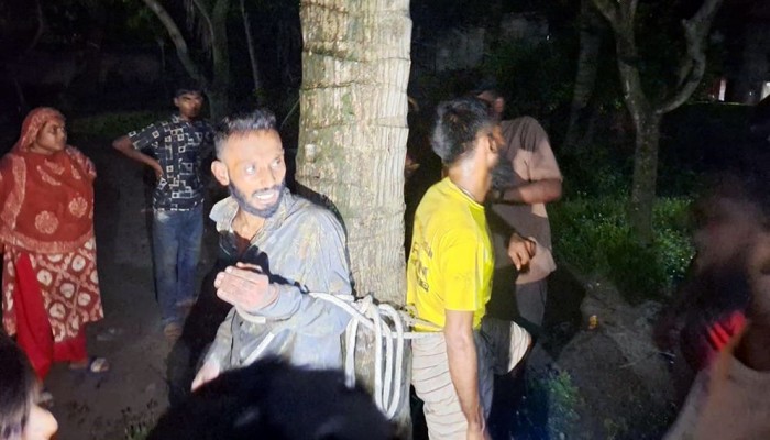 গোরহাঙ্গায় ‘চোর’ অপবাদে গাছে বেঁধে নির্যাতন, প্রতিবাদে ছুরিকাঘাতে রক্তাক্ত ওয়ার্কশপ মালিক