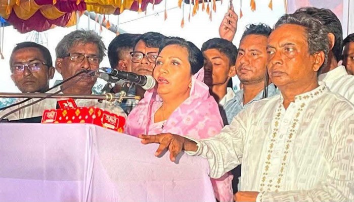 ‘বাবা নেই, তাঁর শূন্যতা আজও কাটেনি ' আপনাদের ভালোবাসাই আমার শক্তি’: স্মরণসভায় প্রতিমন্ত্রী পুতুল