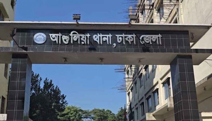 ঢাকায় প্রবাসীর স্ত্রীকে কুপিয়ে হত্যার পর নিজেকেও শেষ করলেন বাড়িওয়ালা