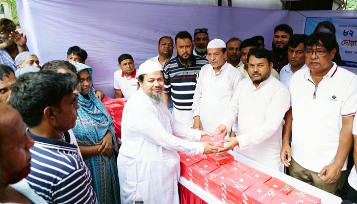 খালেদা জিয়ার ৮২তম জন্মদিন উপলক্ষে রাজশাহীতে দোয়া ও খাবার বিতরণ