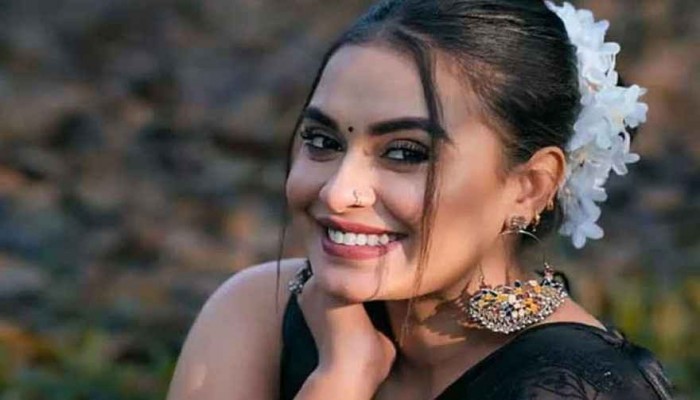 মডেল-অভিনেত্রী রিধিকার ঝুলন্ত মরদেহ উদ্ধার