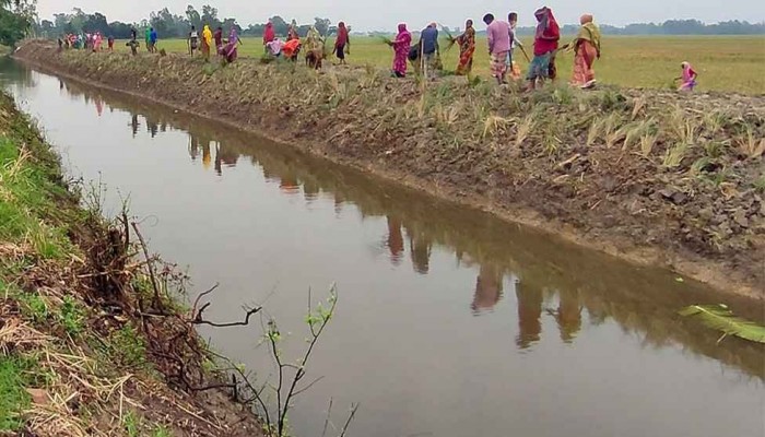 নওগাঁয় খাল খননে ১ কোটি ৩৯ লাখ টাকা সাশ্রয়, সরকারি কোষাগারে ফেরত