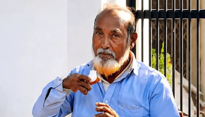 ‘মাদকাসক্ত’ ছেলের বিরুদ্ধে অভিযোগ নিয়ে থানায় বাবা, ফটকে লুটিয়ে পড়ে মৃত্যু