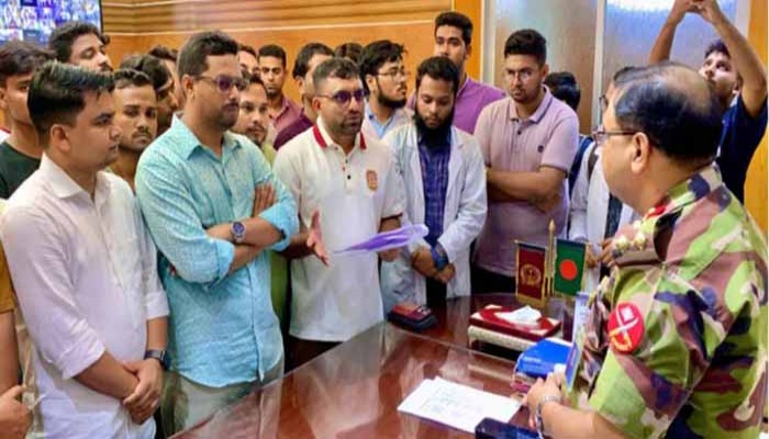 রামেক হাসপাতালে অনিয়ম-অব্যবস্থাপনার অভিযোগ, ৯ দফা দাবি ছাত্রদলের
