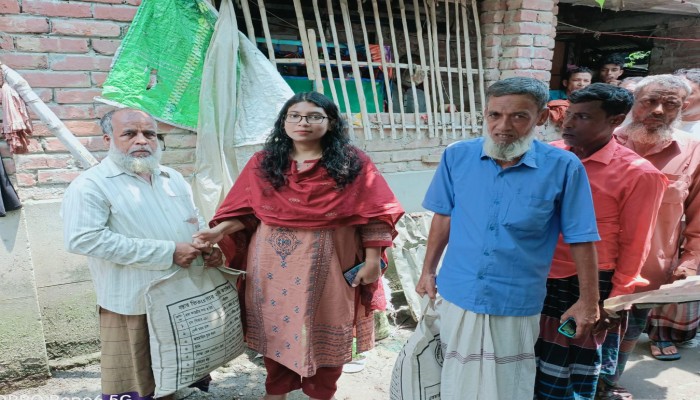 সিংড়ায় অগ্নিকান্ডে ক্ষতিগ্রস্ত কৃষকের  পাশে উপজেলা প্রশাসন