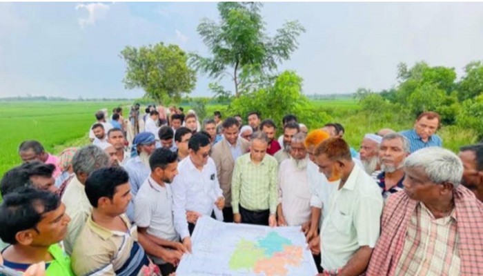 বরেন্দ্র অঞ্চলের সেচ ও পানি ব্যবস্থাপনা পরিদর্শন করেন বিএমডিএ এর চেয়ারম্যান