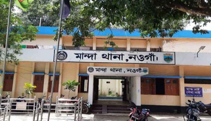 মোটরসাইকেল থামিয়ে যুবককে লক্ষ্য করে গুলি