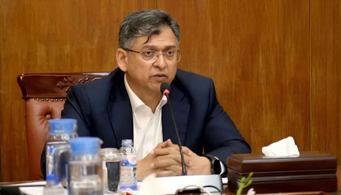লুট হওয়া ও অবৈধ অস্ত্রের তথ্য দিলে ২ লাখ টাকা পুরস্কার ঘোষণা স্বরাষ্ট্রমন্ত্রীর