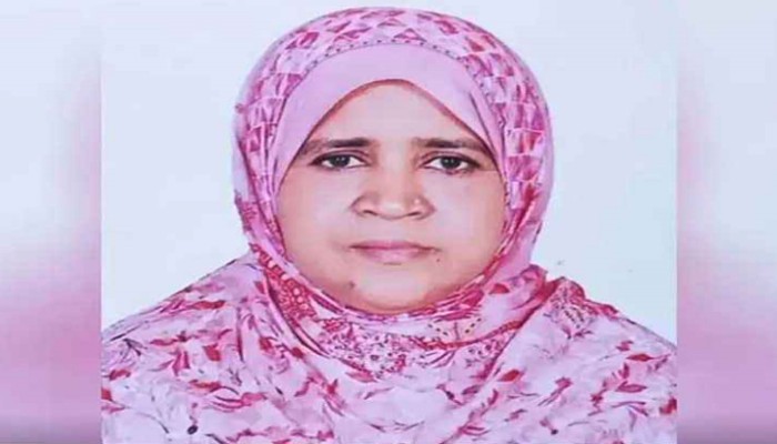 বিদ্যালয় প্রাঙ্গণে জানাজা হলো ছিনতাইকারীর টানে নিহত শিক্ষিকার