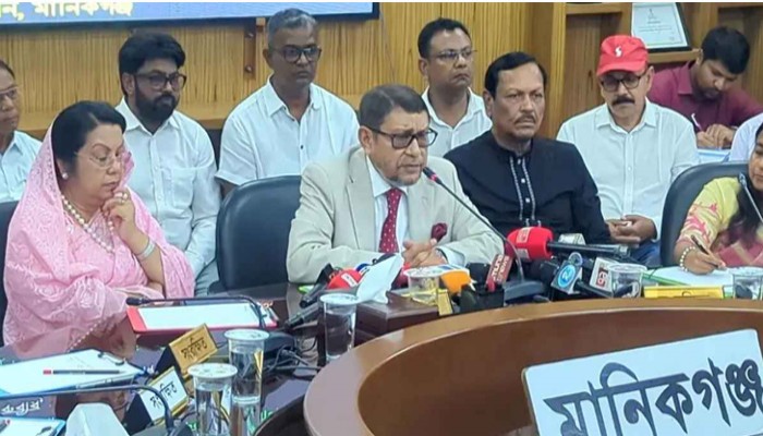 বিদ্যুৎ নিয়ে আমাদের সঙ্গে খেলা করছে আদানি: স্বাস্থ্যমন্ত্রী