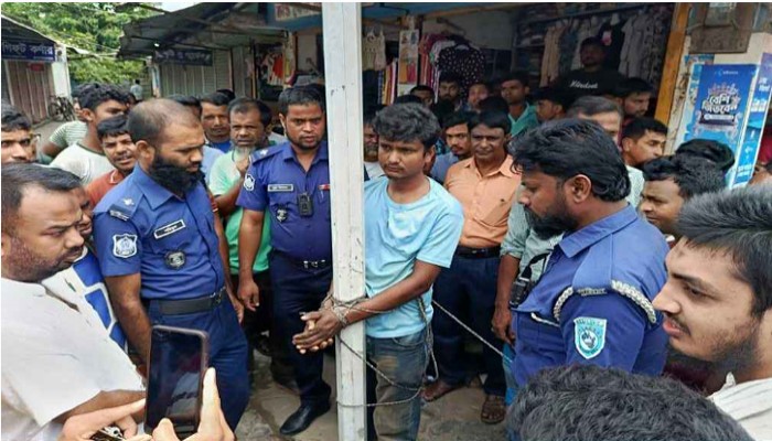 স্কুলে যাওয়ার পথে ছাত্রীর শ্লীলতাহানি করেন মাহাবুর, অতঃপর...