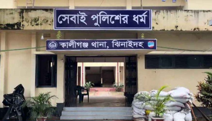 বাবাকে মারধর করে অষ্টম শ্রেণির ছাত্রীকে অপহরণ