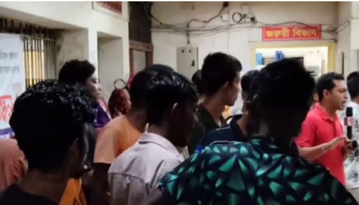 নাটোরে বাজারে রক্তাক্ত অবস্থায় পড়েছিলেন হোমিও চিকিৎসক