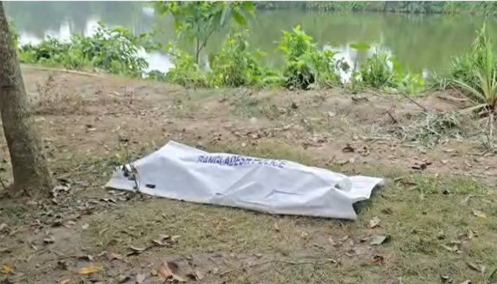 পাবনায় পুকুর থেকে ব্যবসায়ীর গলাকাটা মরদেহ উদ্ধার