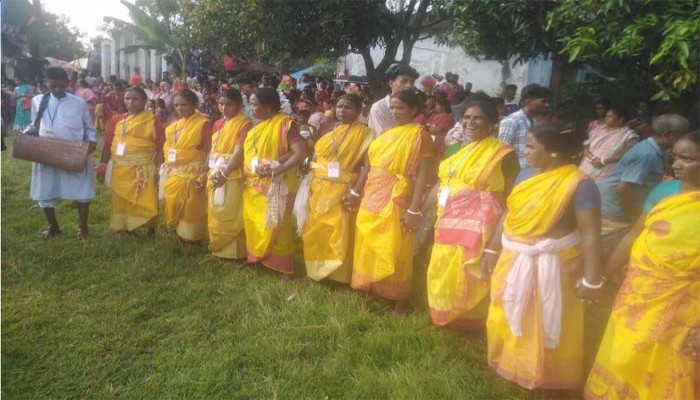 নওগাঁর পত্নীতলায় আদিবাসীদের ঐতিহ্যবাহী কারাম উৎসব পালিত